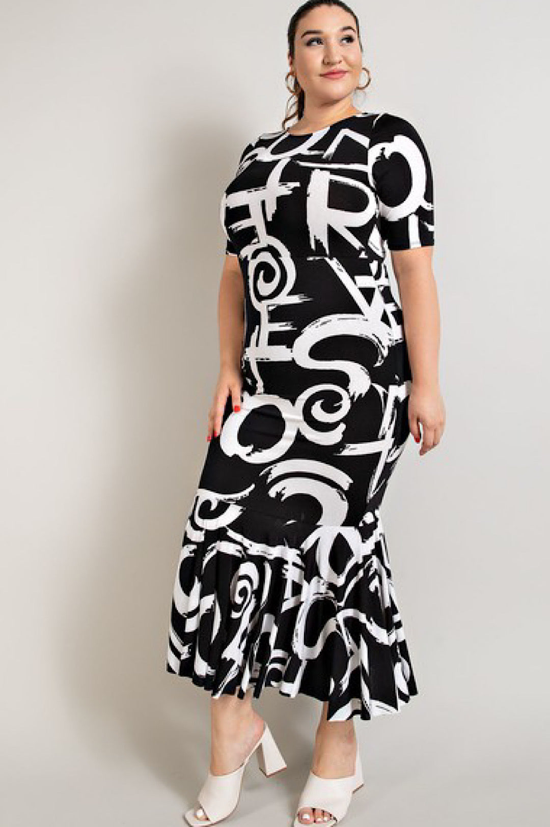 Plus Size Black White Form Fitted Dress (7889486217390)